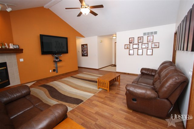 7606 Maeve Dr, Fort Wayne, IN 46835 photo 4