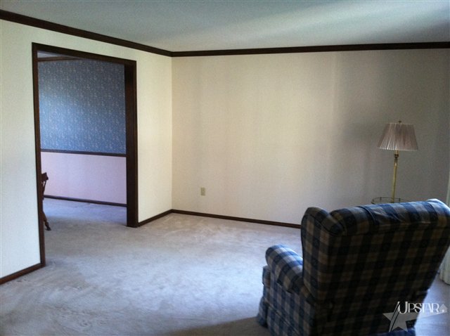 6412 Dumont Dr, Fort Wayne, IN 46815 photo 2