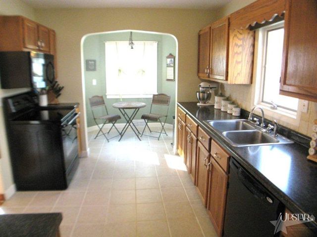 218 E Arnold, Bluffton, IN 46714 photo 8