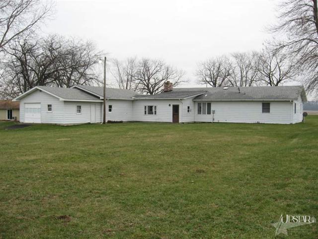 566 W Schoolhouse Rd, Kendallville, IN 46755 photo 3