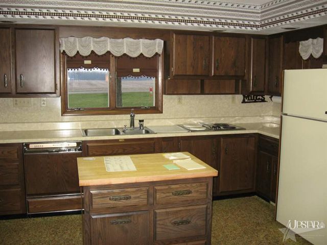 566 W Schoolhouse Rd, Kendallville, IN 46755 photo 13