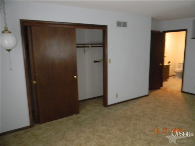 566 W Schoolhouse Rd, Kendallville, IN 46755 photo 9