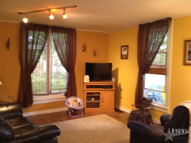 508 W Market St, Columbia City, IN 46725 photo 4