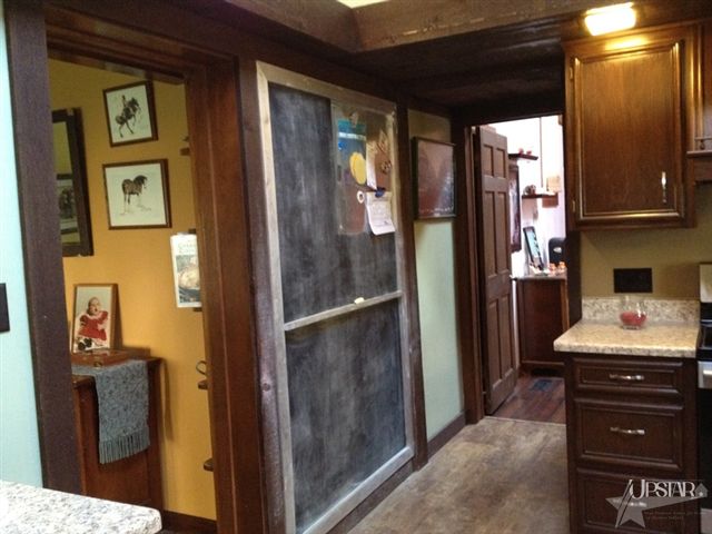 508 W Market St, Columbia City, IN 46725 photo 9