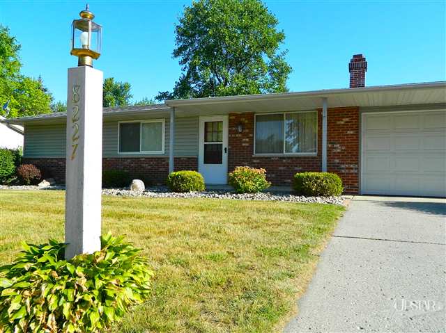 8227 Santa Fe Trl, Fort Wayne, IN 46815 photo 2