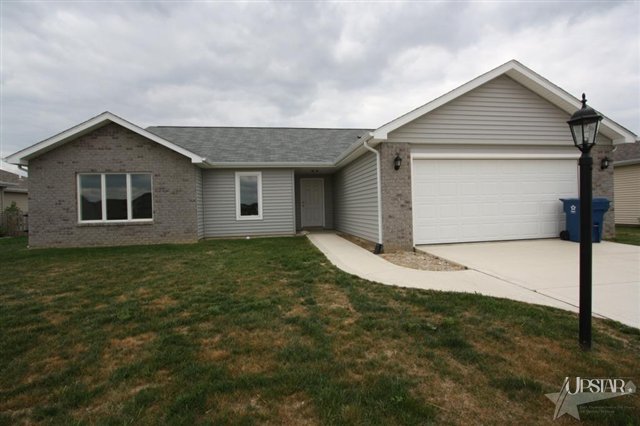 1403 Monte Carlo Dr, Huntertown, IN 46748 photo 1