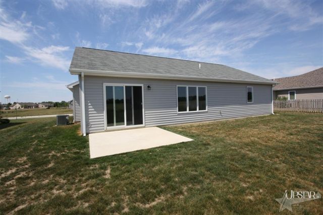 1403 Monte Carlo Dr, Huntertown, IN 46748 photo 2