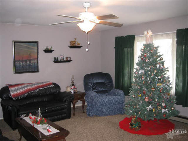 102 Maxine Dr, Ossian, IN 46777 photo 6