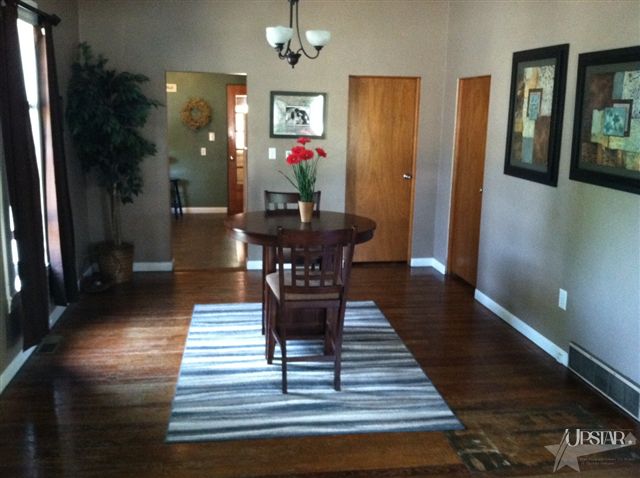 311 N Wayne St, Columbia City, IN 46725 photo 3