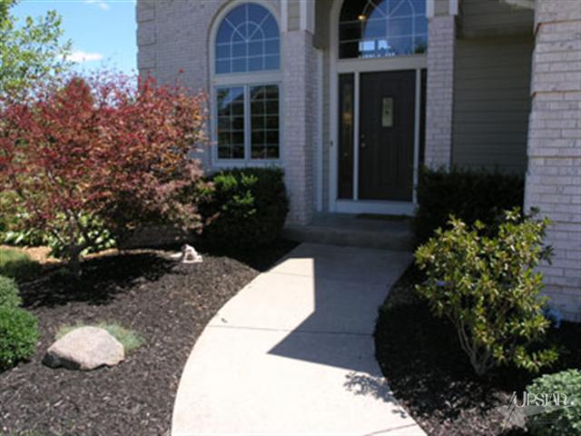 421 Cavalcade Ct, Fort Wayne, IN 46845 photo 2