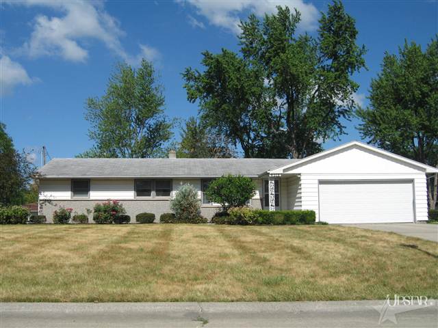 6319 Allenwood Dr, Fort Wayne, IN 46835 photo 1