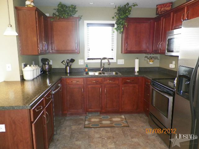 2812 Troutwood Dr, Fort Wayne, IN 46818 photo 2