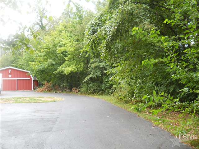 533 S Meridian Rd, Huntington, IN 46750 photo 4