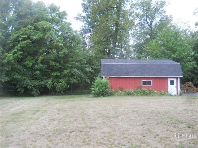 533 S Meridian Rd, Huntington, IN 46750 photo 9