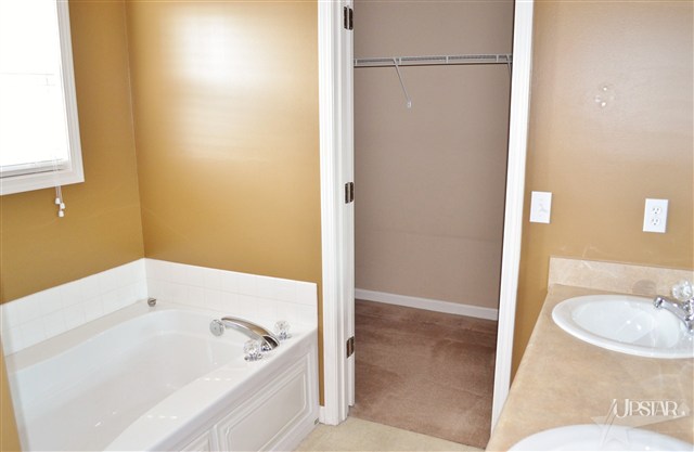 5005 Pocono Xing, Fort Wayne, IN 46808 photo 10