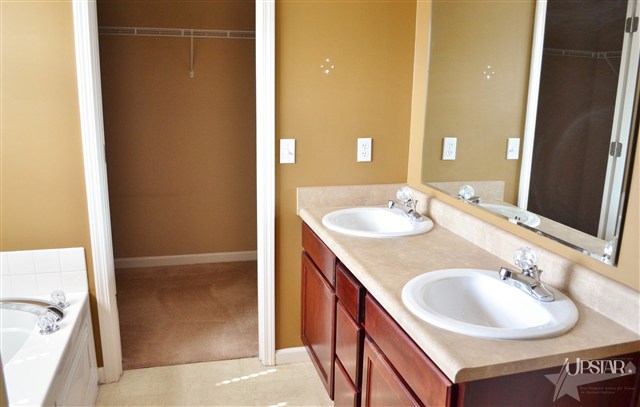 5005 Pocono Xing, Fort Wayne, IN 46808 photo 11