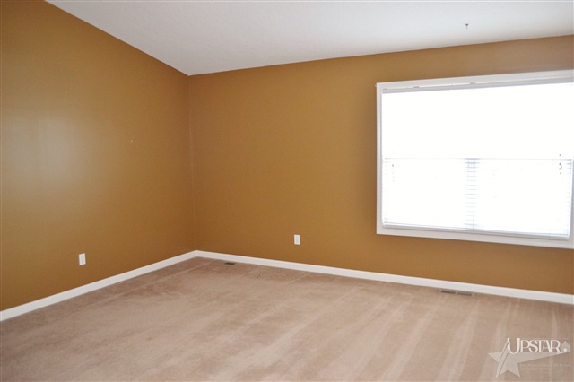 5005 Pocono Xing, Fort Wayne, IN 46808 photo 9