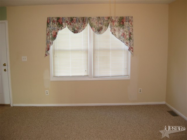 216 Lynfield Ct, Ossian, IN 46777 photo 4