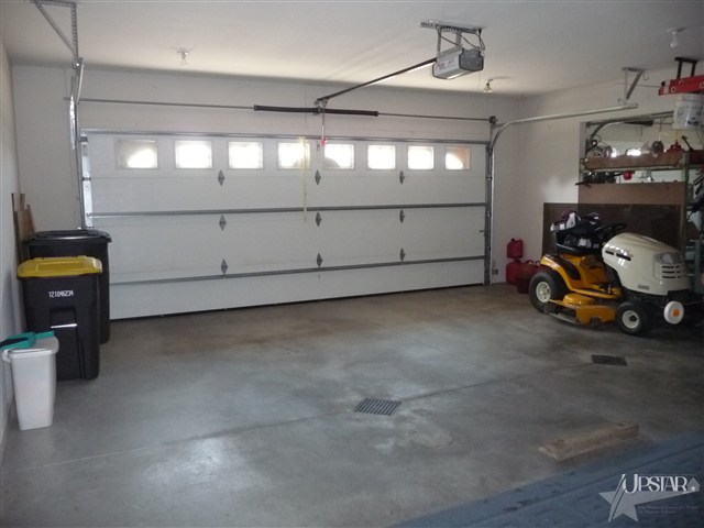 435 W Till Rd, Fort Wayne, IN 46825 photo 14