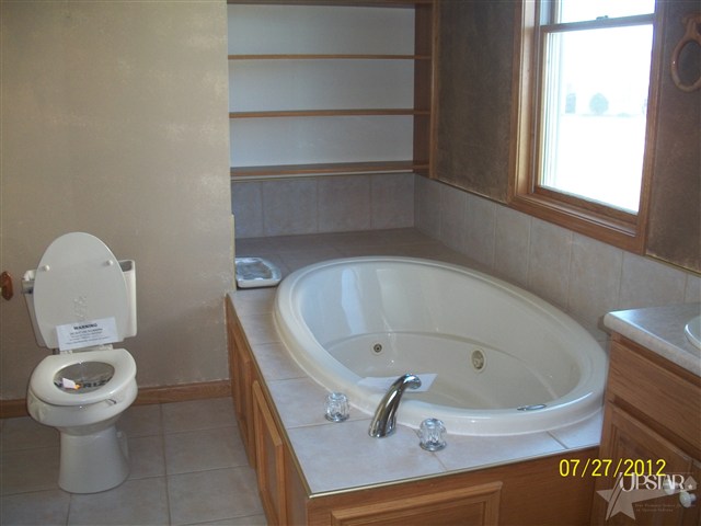 1106 Westfield Ct, Ligonier, IN 46767 photo 10