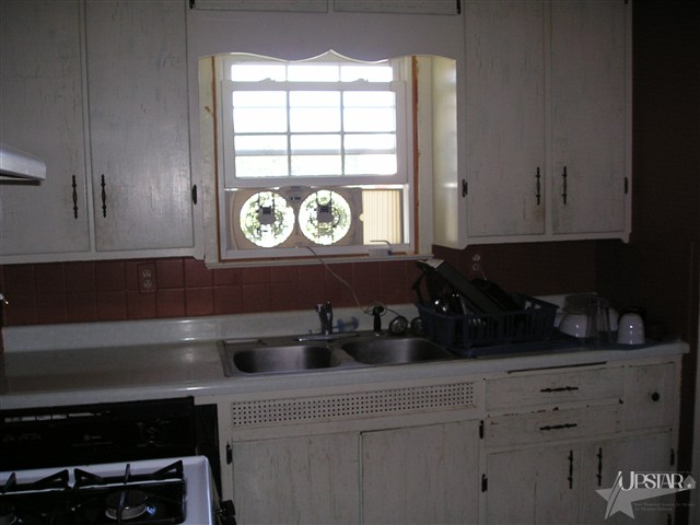 279 Oak St, Huntington, IN 46750 photo 6