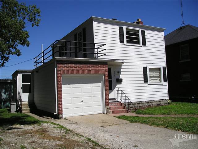 279 Oak St, Huntington, IN 46750 photo 1