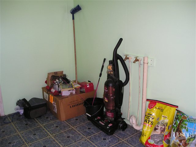279 Oak St, Huntington, IN 46750 photo 7