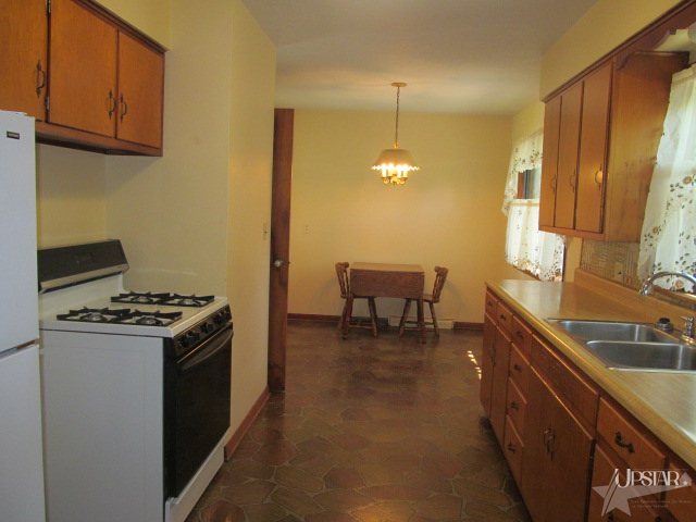1621 W Monroe St, Decatur, IN 46733 photo 8