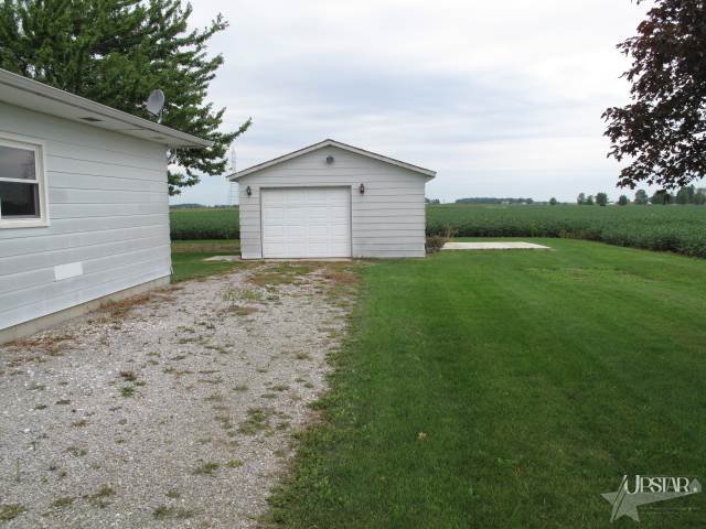 4536 S County Line Rd, Yoder, IN 46798 photo 2