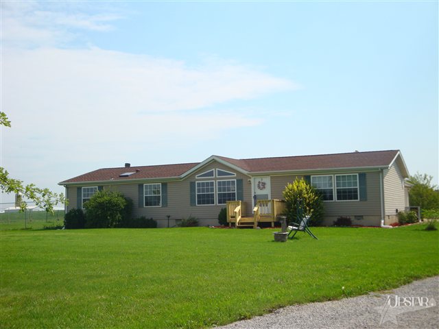 5722 N 650 W, Larwill, IN 46764 photo 1