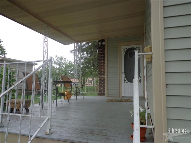 349 W 11th St, Auburn, IN 46706 photo 4