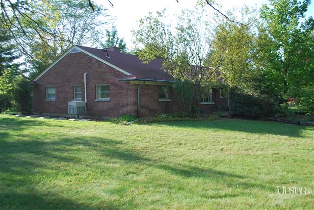 8646 Auburn Rd, Fort Wayne, IN 46825 photo 13