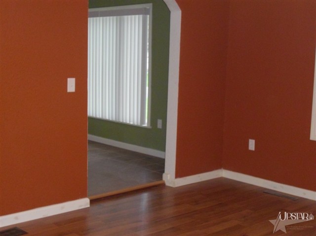 4828 Devonshire Dr, Fort Wayne, IN 46806 photo 8
