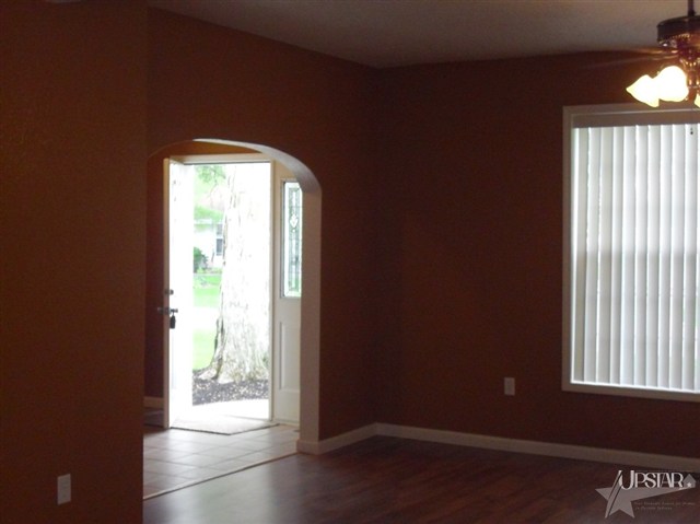 4828 Devonshire Dr, Fort Wayne, IN 46806 photo 9
