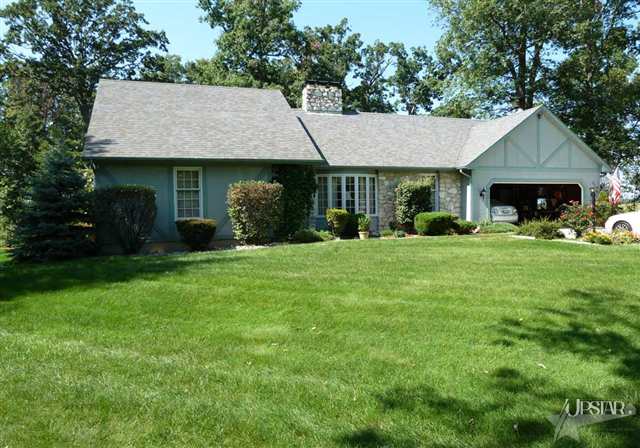 8032 Westwood Dr, Fort Wayne, IN 46818 photo 2