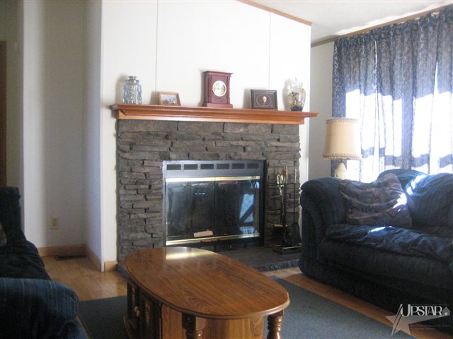 2043 Mapes Rd, Kendallville, IN 46755 photo 2