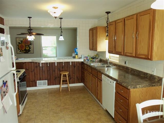 7218 Bradbury Ave, Fort Wayne, IN 46809 photo 10