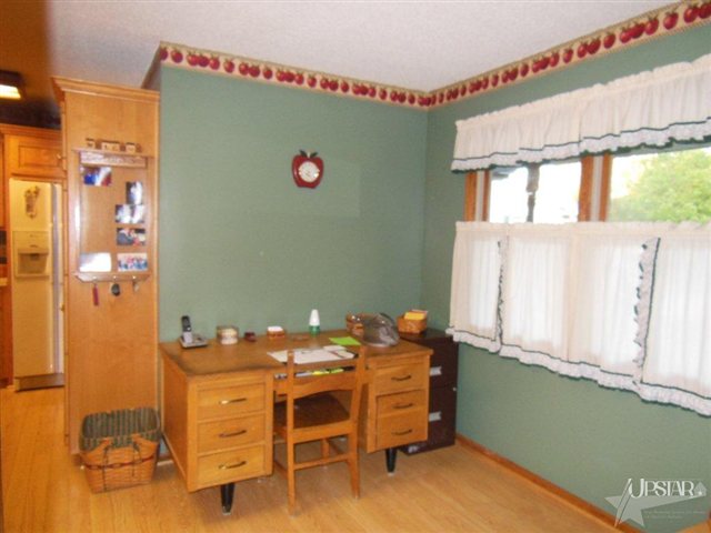 409 S Flint St, South Whitley, IN 46787 photo 5