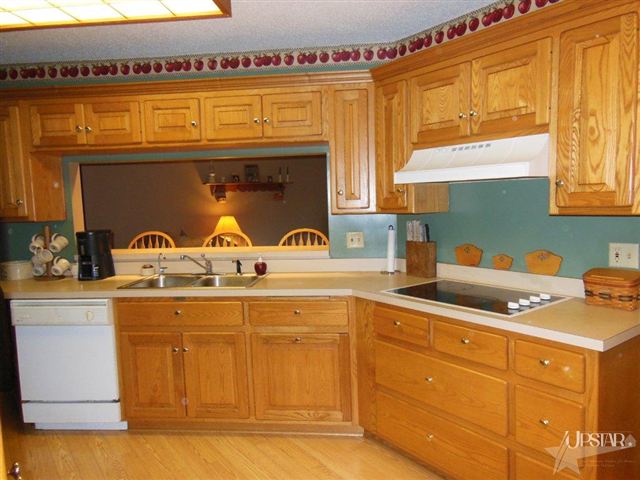 409 S Flint St, South Whitley, IN 46787 photo 3