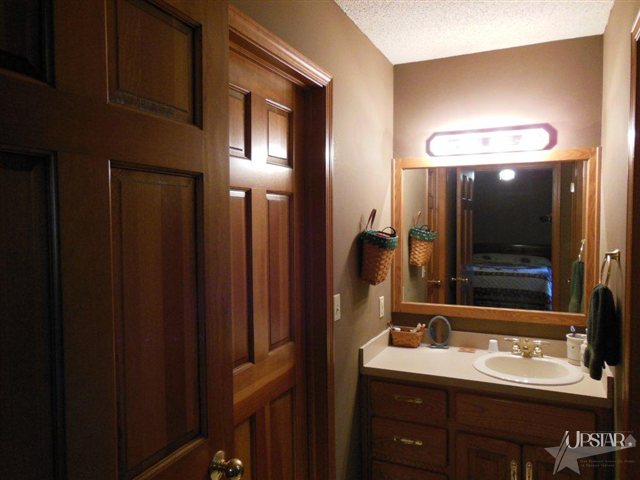 409 S Flint St, South Whitley, IN 46787 photo 7
