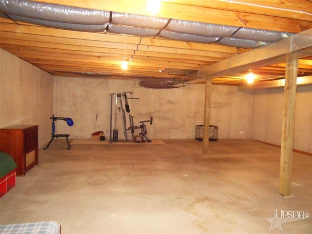 409 S Flint St, South Whitley, IN 46787 photo 10