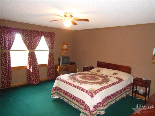 409 S Flint St, South Whitley, IN 46787 photo 6