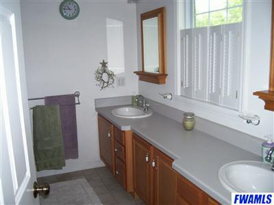 310 W Poplar St, South Whitley, IN 46787 photo 21