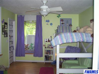310 W Poplar St, South Whitley, IN 46787 photo 17