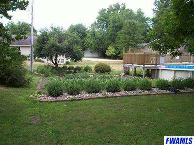 310 W Poplar St, South Whitley, IN 46787 photo 4