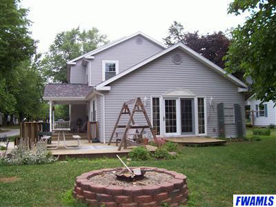 310 W Poplar St, South Whitley, IN 46787 photo 5