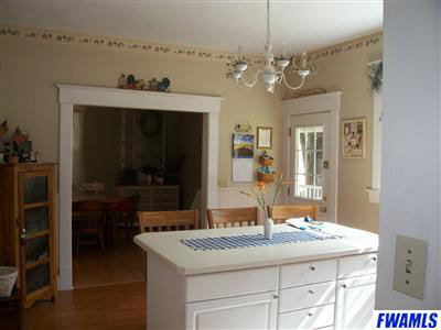 310 W Poplar St, South Whitley, IN 46787 photo 11