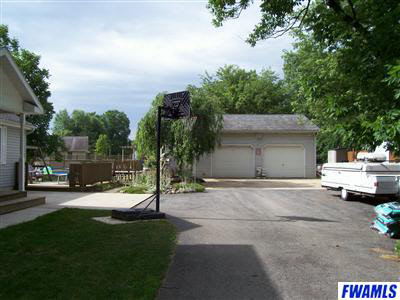 310 W Poplar St, South Whitley, IN 46787 photo 8