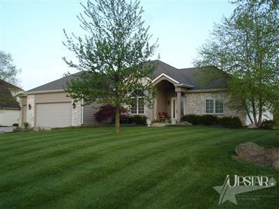 3103 Noble Hawk Dr, Kendallville, IN 46755 photo 1