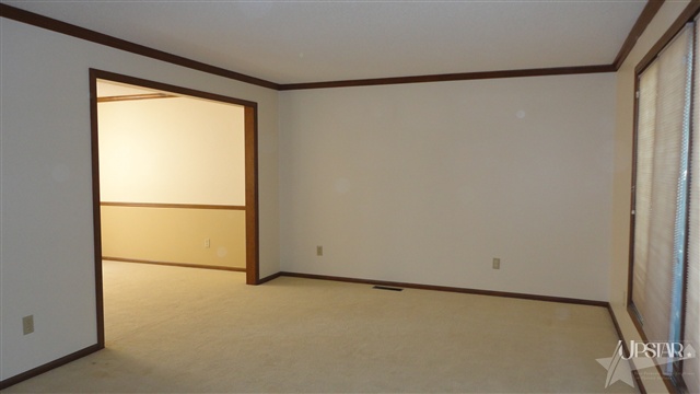 7711 Tendall Ct, Fort Wayne, IN 46825 photo 2